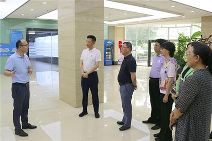 天津海河传媒中心党委常委、副总裁杜卫建一行莅临恒银科技调研考察